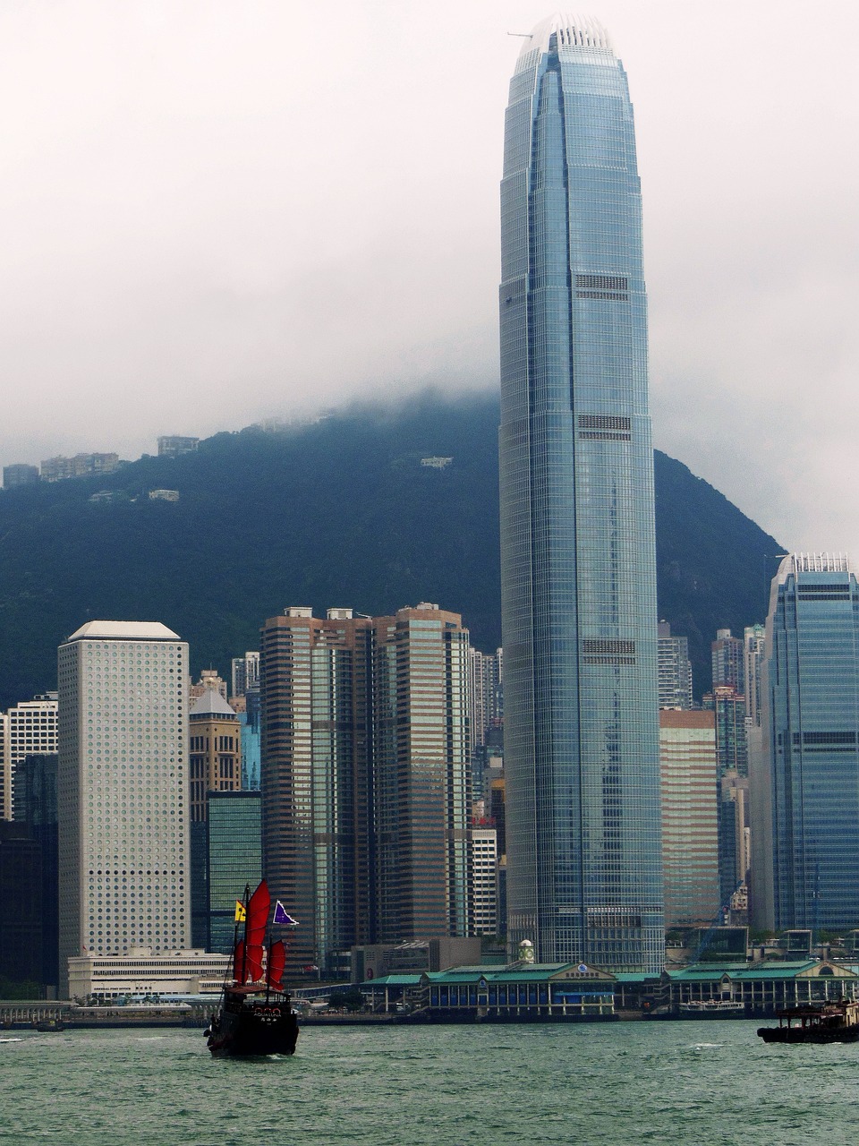 广东深圳环卫有限公司，城市美容师的力量与智慧